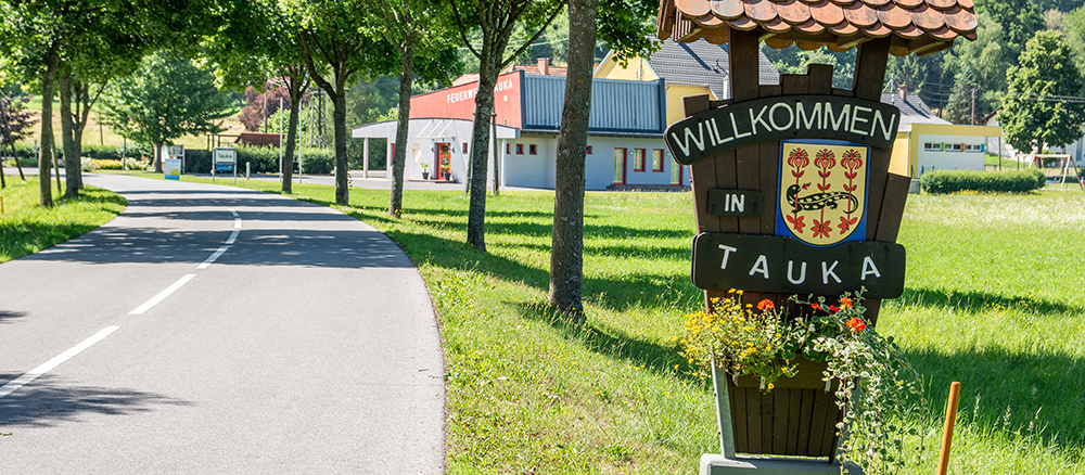 Ortstafel Tauka